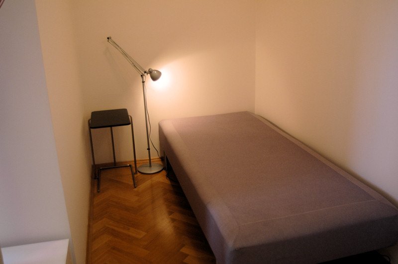 singlebedinthemasterbedroom.jpg