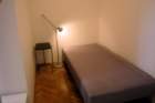 singlebedinthemasterbedroom_small.jpg